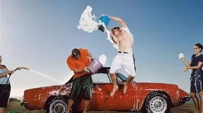 溫度高了，怎么解決汽車在太陽下長(zhǎng)期暴曬？