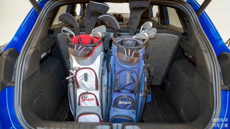 福特發(fā)布PUMA小型SUV官圖，歐式風(fēng)格，造型很有柔和感