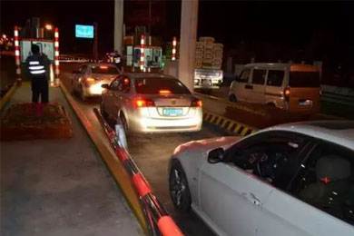 假期高速行駛攻略，看一遍絕對平安！