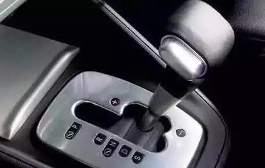 自動檔車這樣開提前報廢，多少老司機中招
