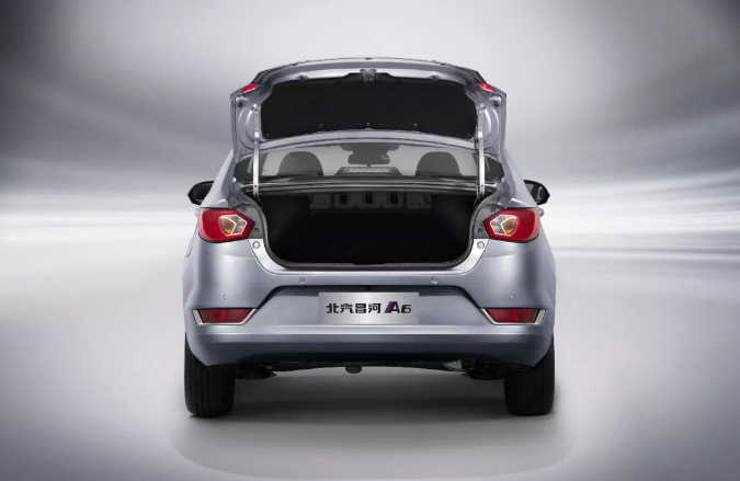 看一出好戲，猜神秘主演