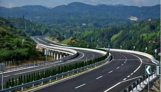 定速巡航可以解放右腳，但你真的會(huì)用嗎？