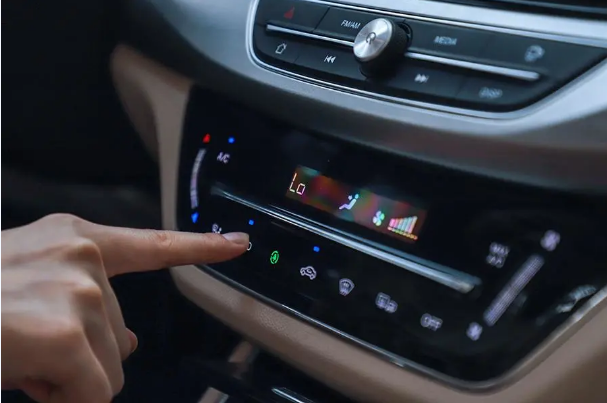 用車百科｜夏天車內(nèi)開空調(diào)的五個(gè)誤區(qū)，你中了幾個(gè)？