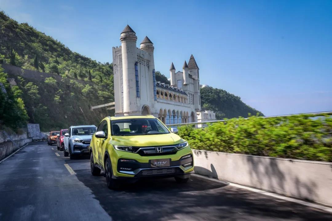 媒體視角 | 即將“解鎖”小型SUV首個(gè)百萬(wàn)輛成就，XR-V為啥被年輕人“愛(ài)不夠”？