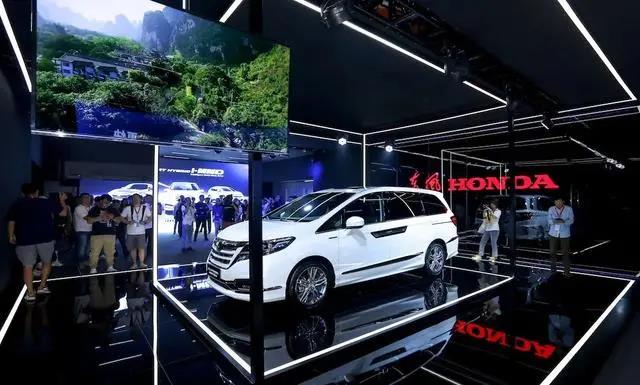 媒體視角 | 詮釋黃金平衡的艾力紳，引領(lǐng)日系MPV“全盛時(shí)代”